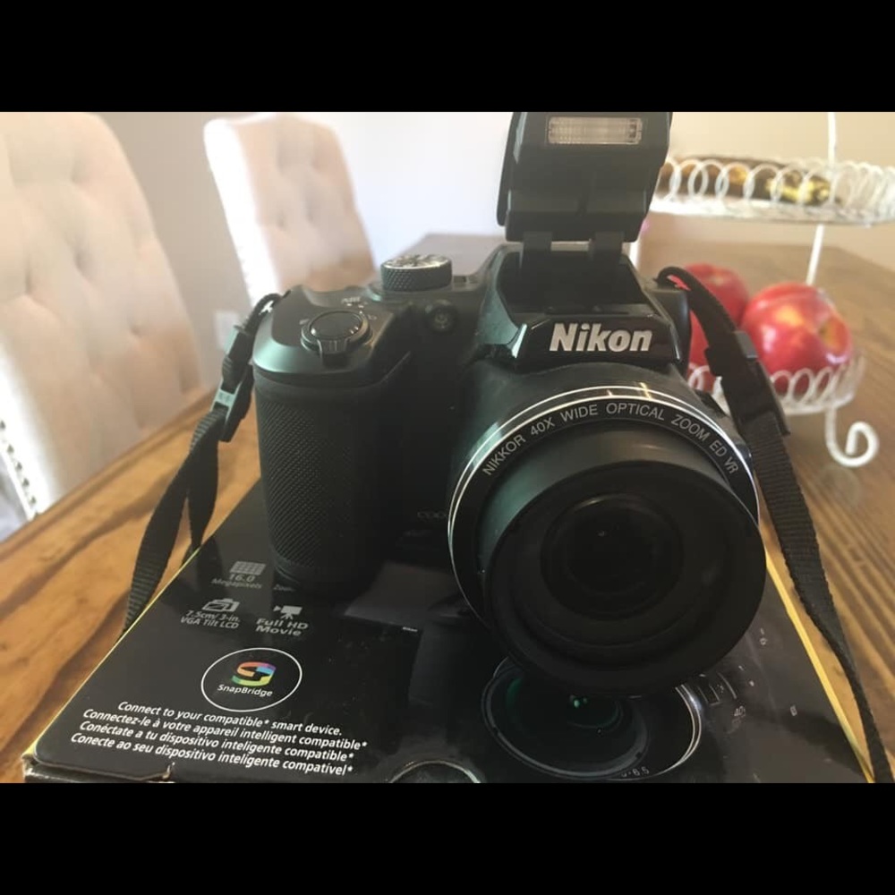 Nikon Coolpix B500